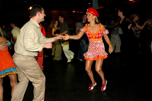 min 2005 11 12 fous swing 269